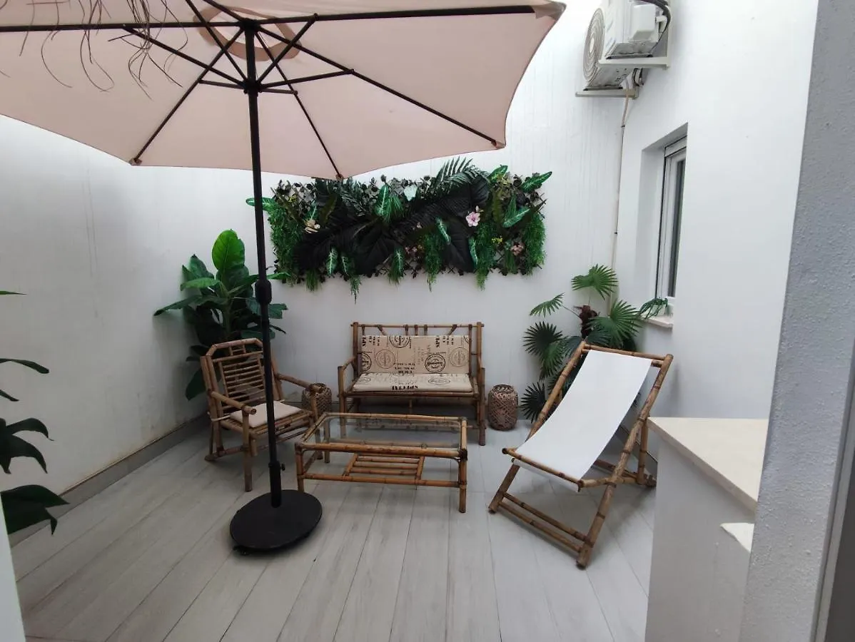 Oasis Con Patio Y Encanto En Centro Sevilla Apartman